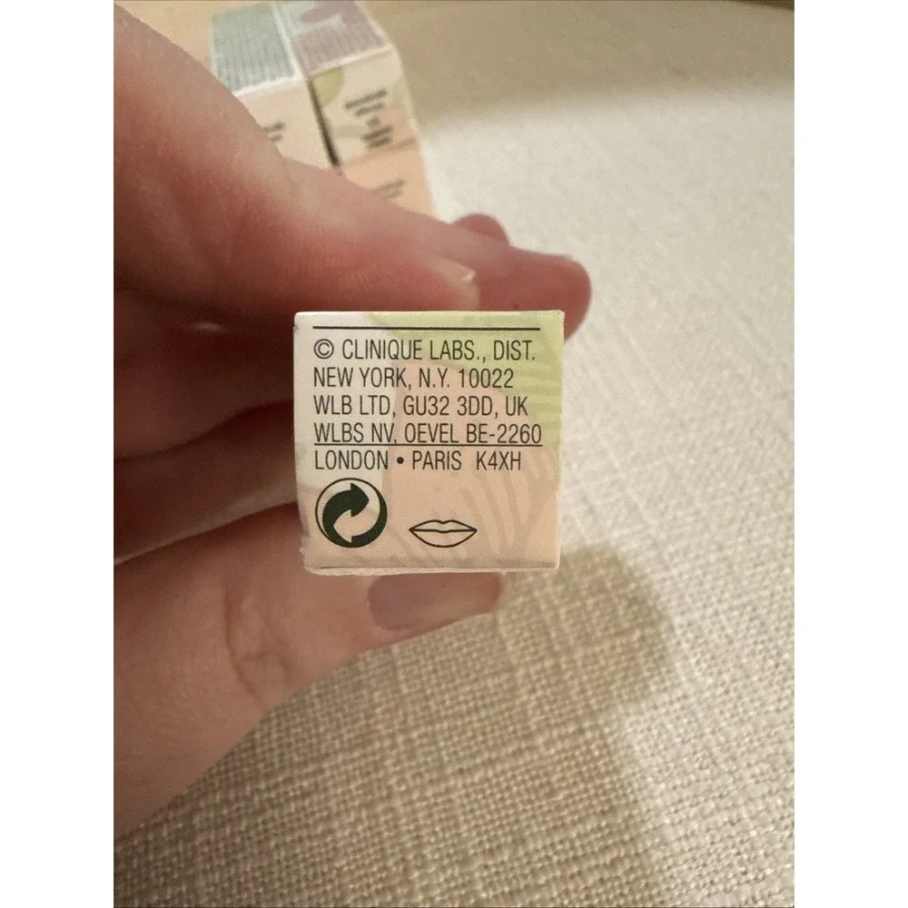 Clinique Dramatically Different Shaping Colour Lipstick-sugared Maple 11 -NIB‎